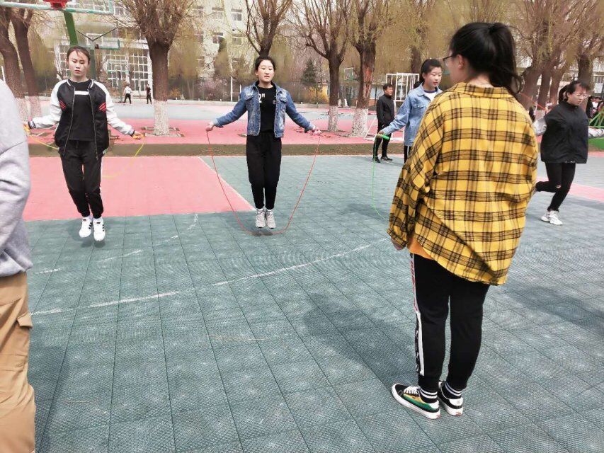 1642905933508463.jpg 跳绳1.jpg