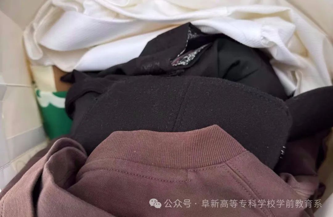 衣载星河,爱满人间 | 学前教育系开展爱心捐衣活动